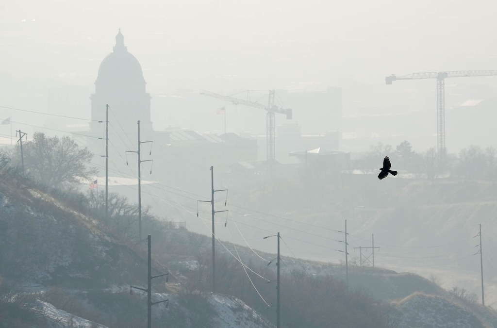 (Francisco Kjolseth  | The Salt Lake Tribune) Inversion conditions in the Salt Lake valley trap pollution as air quality continues to deteriorate on Wednesday, Dec. 4, 2024.