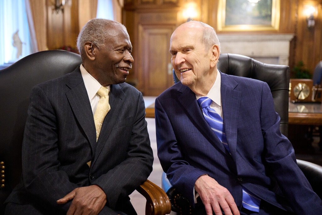 (The Church of Jesus Christ of Latter-day Saints)
The Rev. Lawrence Edward Carter Sr. chats with President Russell M. Nelson on Friday, March 24, 2023, in the Church Administration Building on Temple Square in Salt Lake City.