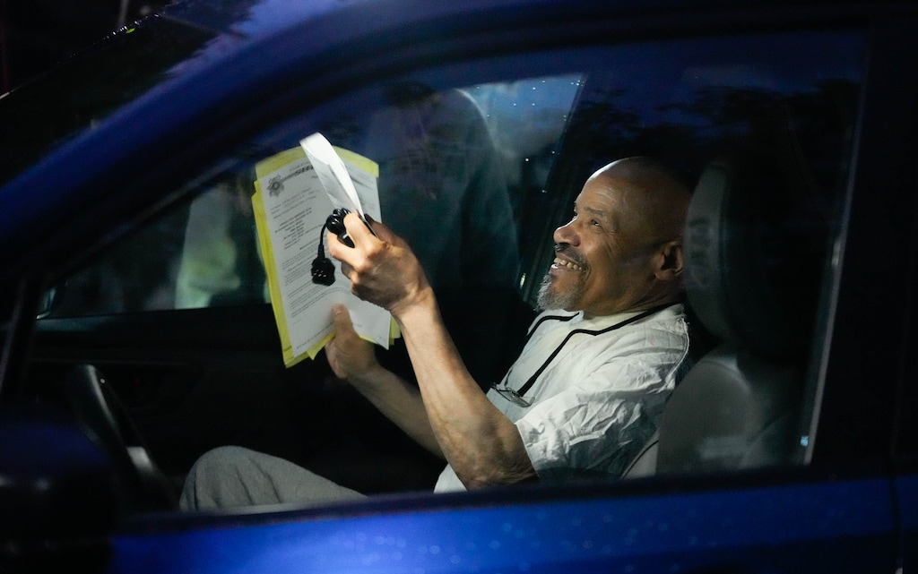 (Francisco Kjolseth | The Salt Lake Tribune) Former death row inmate Douglas Carter, who was charged 41 years ago, is released from the Utah County jail after it was recently determined that crime scene DNA doesn't match his, Monday, Sept. 28, 2026.
