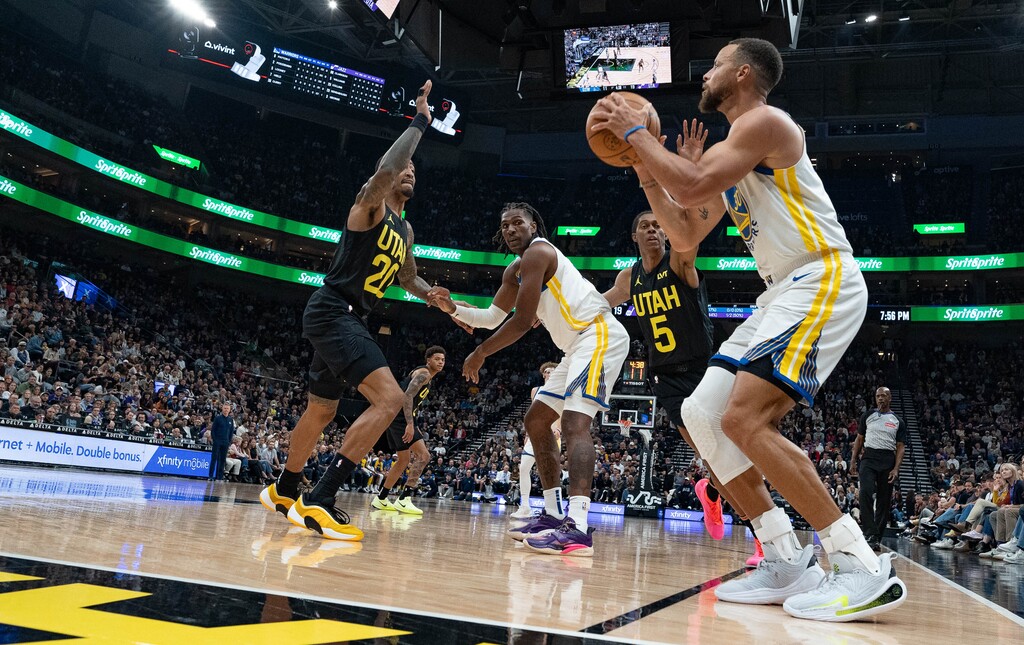 (Francisco Kjolseth  | The Salt Lake Tribune) Golden State Warriors guard Stephen Curry (30) gets ready to shoot against the Utah Jazz during an NBA basketball game in 2024.
