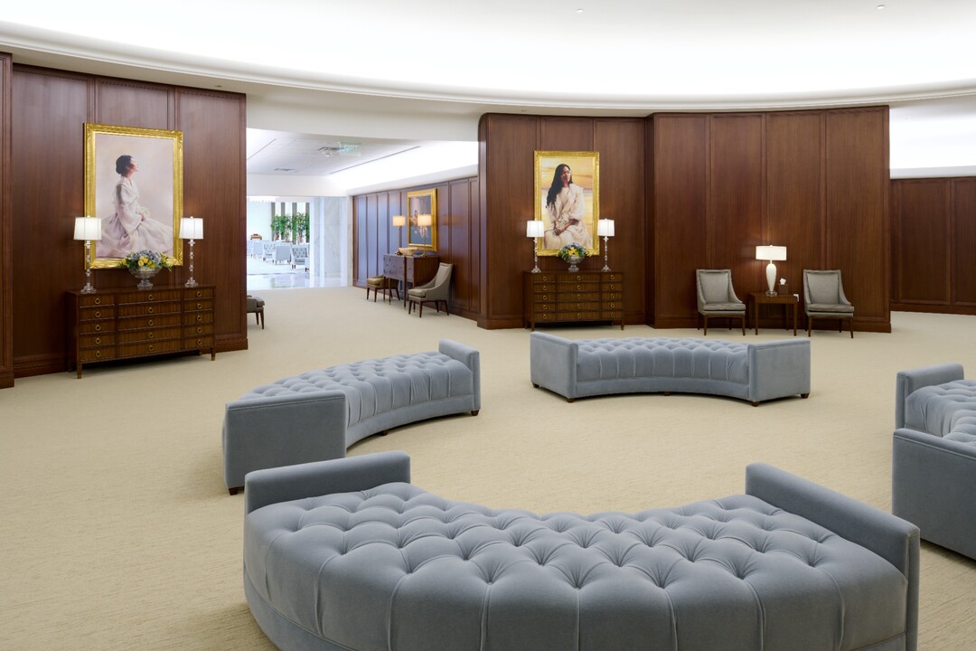 (The Church of Jesus Christ of Latter-day Saints) Artwork and furniture adorn a rotunda inside the Washington D.C. Temple.