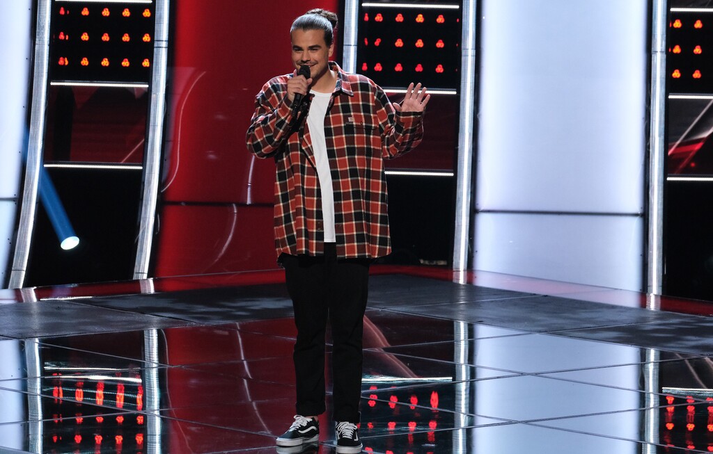 (Photo courtesy of Justin Lubin/NBC)  Utahn James Violet performs on “The Voice.”