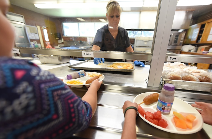 (Francisco Kjolseth  |  The Salt Lake Tribune)  Kids at Tolman Elementary in Bountiful have lunch on Friday, Sept. 13, 2019.