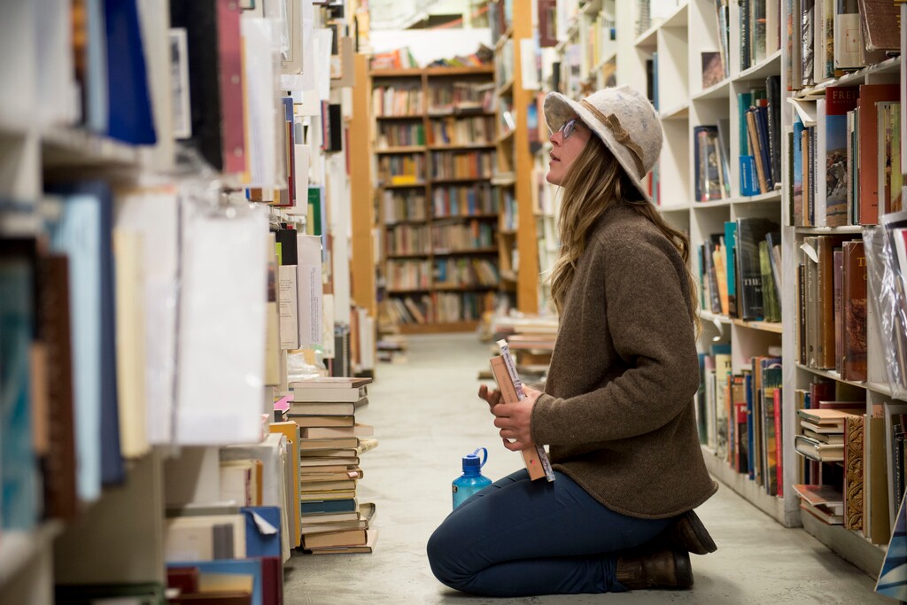 (Jeremy Harmon  |  Tribune file photo) Beatrice Powers, from Montana, shops at Ken Sanders Rare Books in Salt Lake City on January 16, 2020.