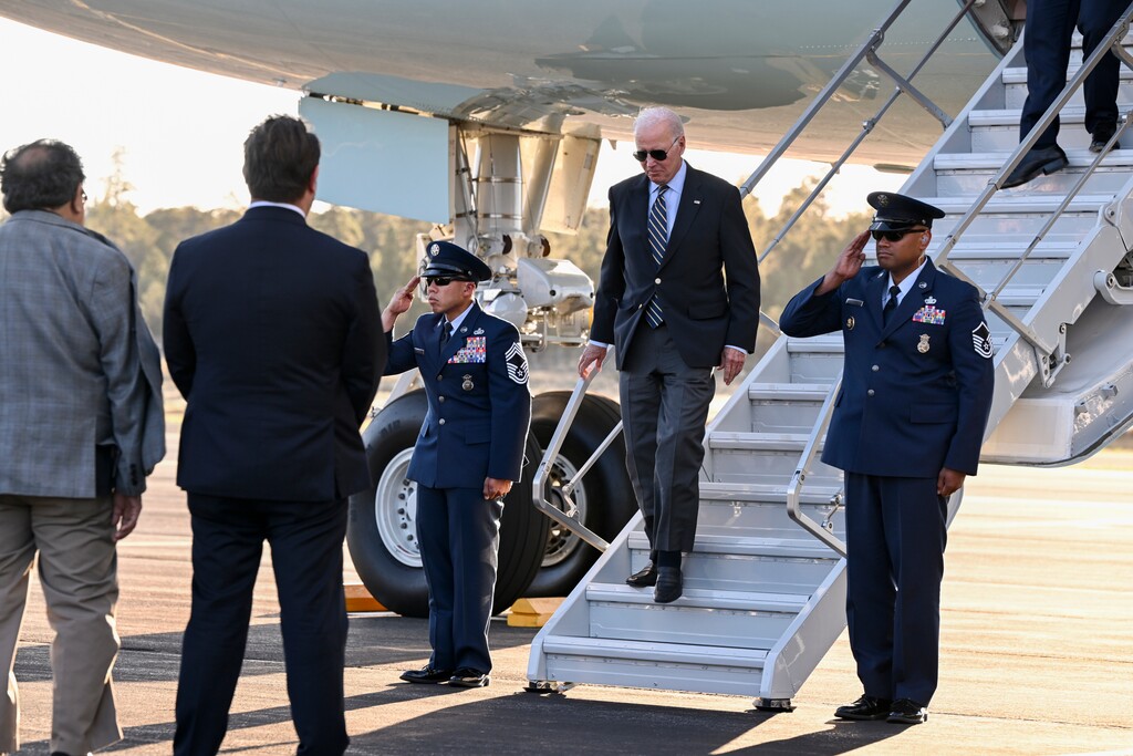 (Kenny Holston | The New York Times) President Joe Biden steps down from Air Force One as arrives at Grand Canyon National Park Airport, Ariz., Aug 7, 2023.