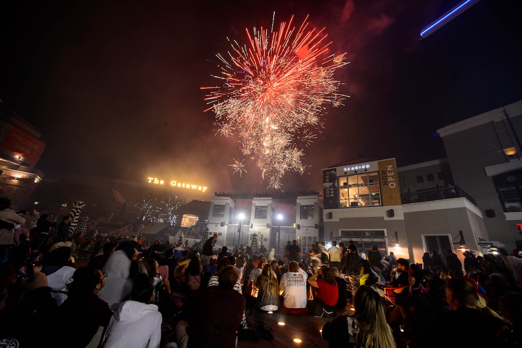 (Trent Nelson  |  The Salt Lake Tribune)  Fireworks at the 4th of July Celebration at the Gateway in Salt Lake City, Thursday July 4, 2019.