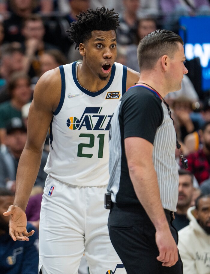 (Rick Egan | The Salt Lake Tribune) Utah Jazz center Hassan Whiteside (21) reacts to a call by the official, in NBA action between the Utah Jazz and the Oklahoma City Thunder at Vivint Arena, on Wednesday, April 6, 2022.
