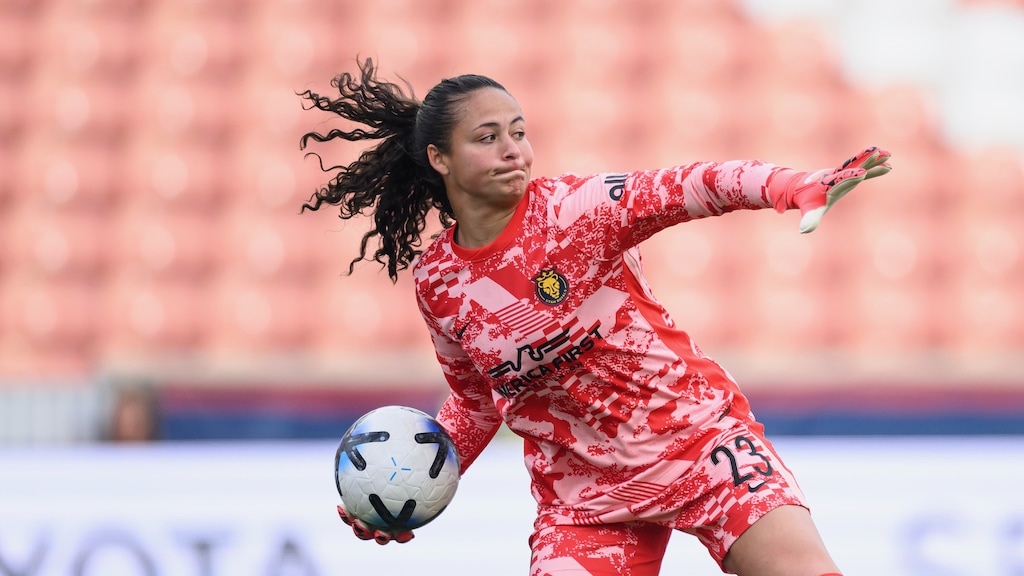 Utah Royals goalkeeper Mia Justus, shown during a game in March, earned a clean sheet as the Royals beat the Houston Dash 1-0 on Saturday night. (AP Photo/Tyler Tate)
