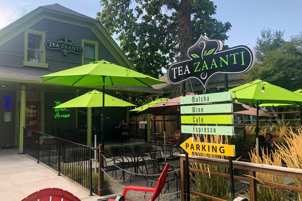 (Palak Jayswal | The Salt Lake Tribune) Tea Zaanti was the host of an all-ages drag show.