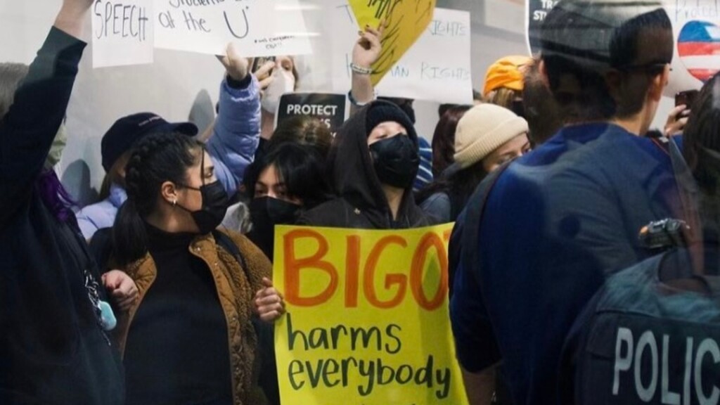 (Arden Braun) Protestors respond to a Young Americans for Freedom screening of “Damaged: The Transing of America’s Kids” by The Daily Caller at the University of Utah on Nov. 1, 2023.