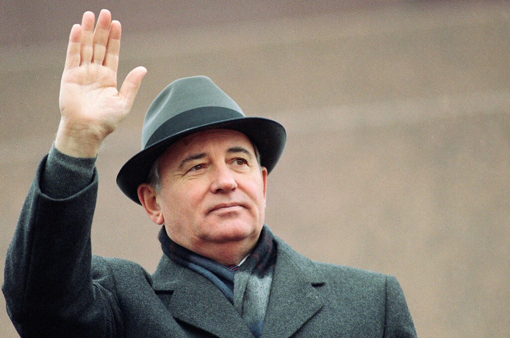 (AP Photo/Boris Yurchenko, File) Soviet President Mikhail Gorbachev waves from the Red Square tribune during a Revolution Day celebration, in Moscow, Soviet Union, Tuesday, Nov. 7, 1989. Russian news agencies are reporting that former Soviet President Mikhail Gorbachev has died at 91. The Tass, RIA Novosti and Interfax news agencies cited the Central Clinical Hospital.