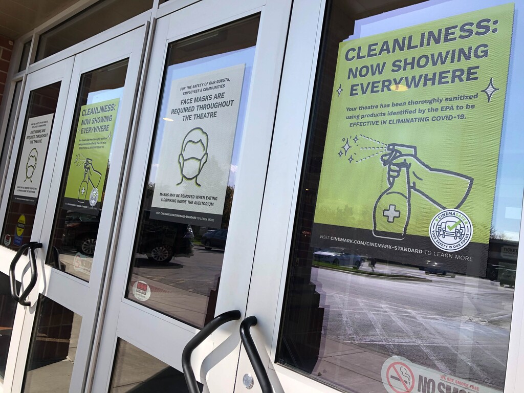 (Francisco Kjolseth  |  The Salt Lake Tribune) Sign requiring masks at the Cinemark theatre in Sugarhouse in Salt Lake City on Friday, Oct. 9, 2020.
