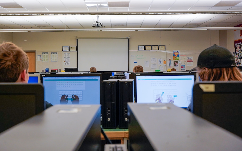 (Chris Samuels | The Salt Lake Tribune) Utah students use a computer lab on Thursday, Dec. 21, 2023. 