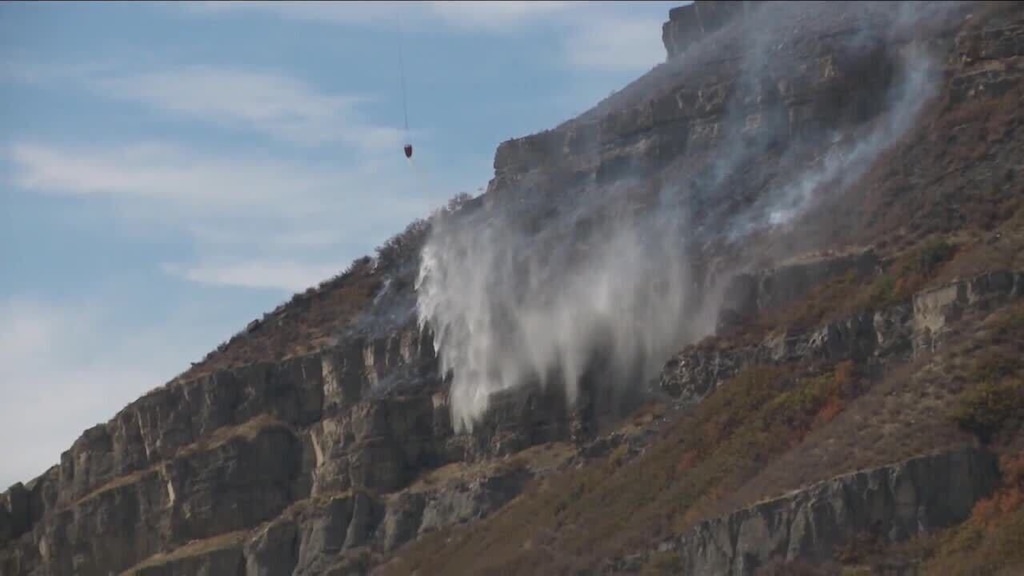 (Mike Rank | FOX 13) The Range Fire burns in Provo Canyon on Monday, Oct. 19, 2020.