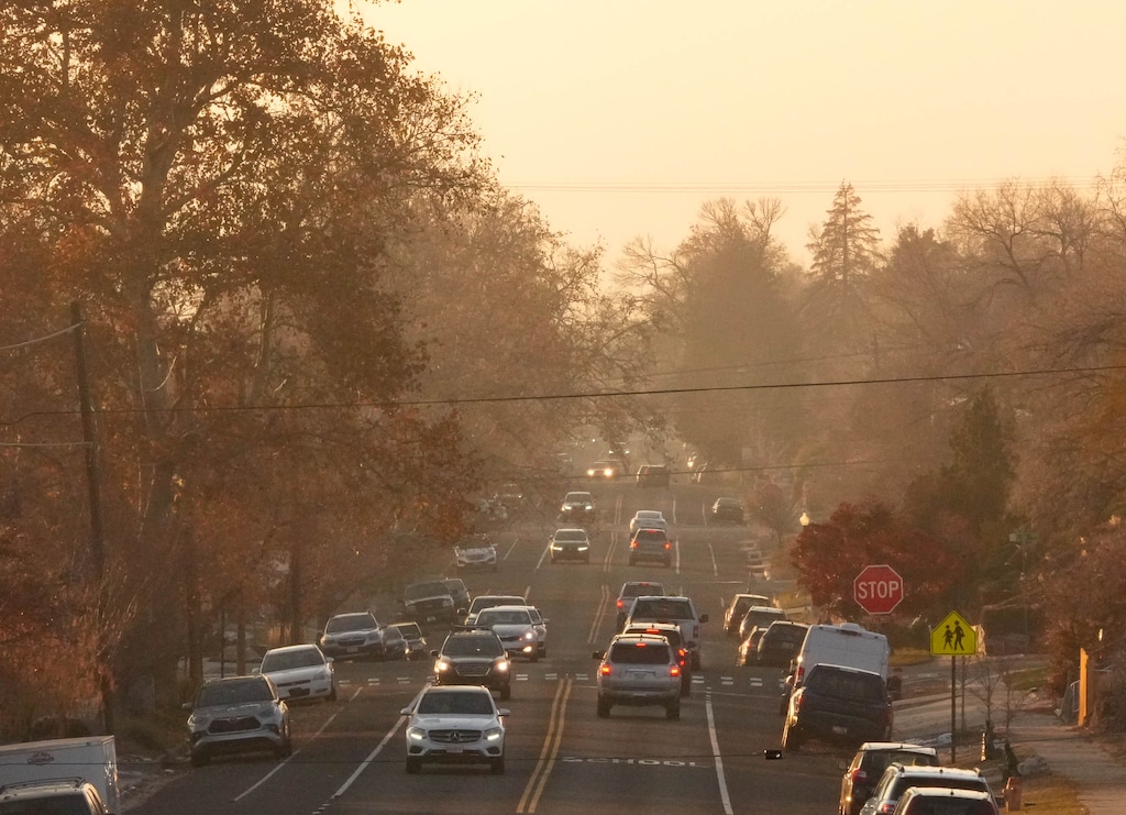 (Francisco Kjolseth  |  The Salt Lake Tribune) Air quality deteriorates in the Salt Lake valley on Tuesday, Nov. 28, 2023.