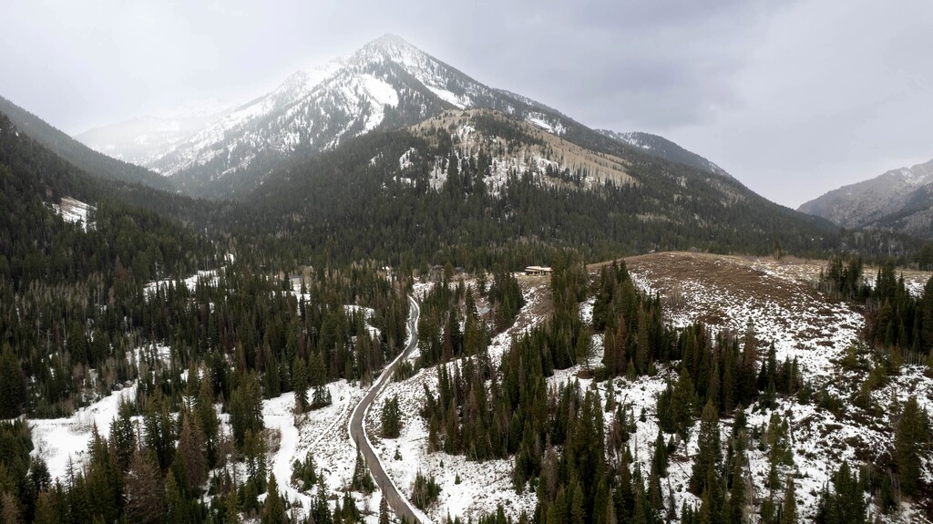 (Francisco Kjolseth | The Salt Lake Tribune) Limited snow accumulations are pictured in Big Cottonwood Canyon the day after Christmas on Friday, Dec. 26, 2025.