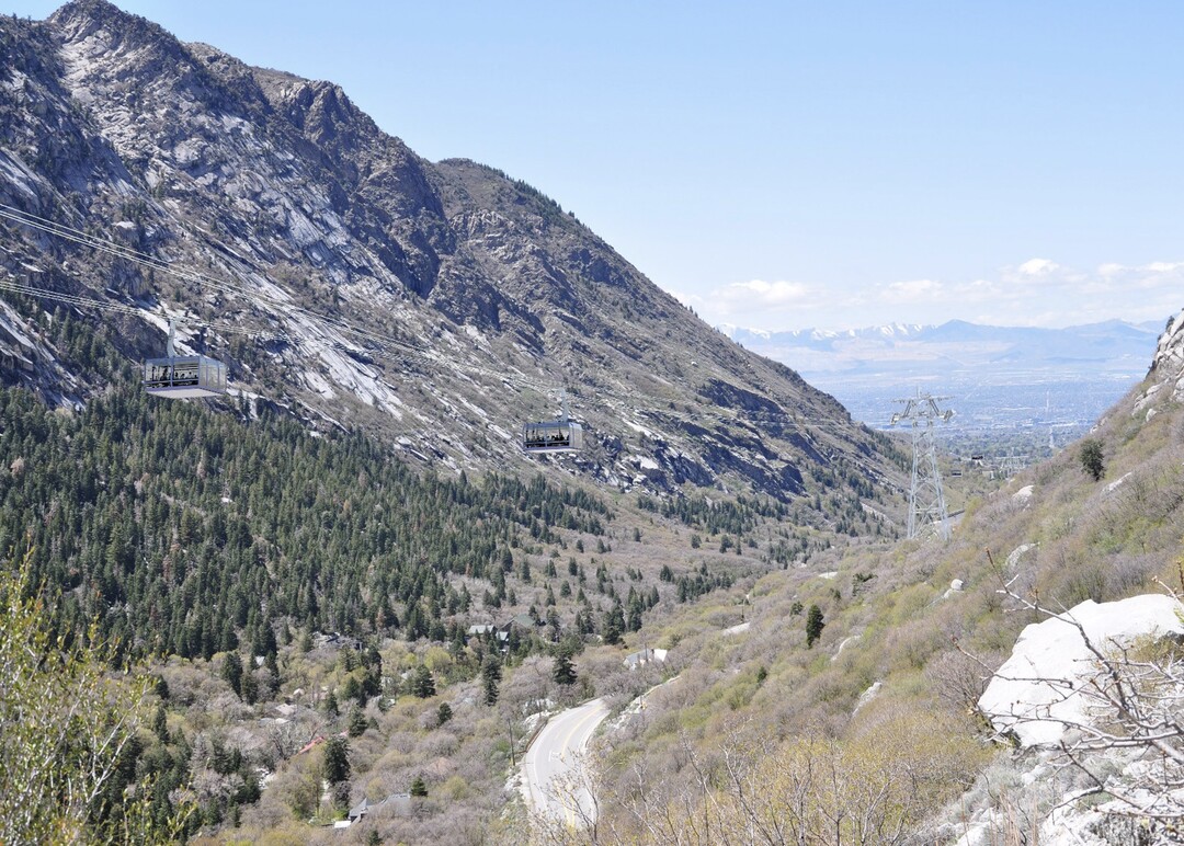 (Utah Department of Transportation) A rendering of a proposed gondola in Little Cottonwood Canyon.