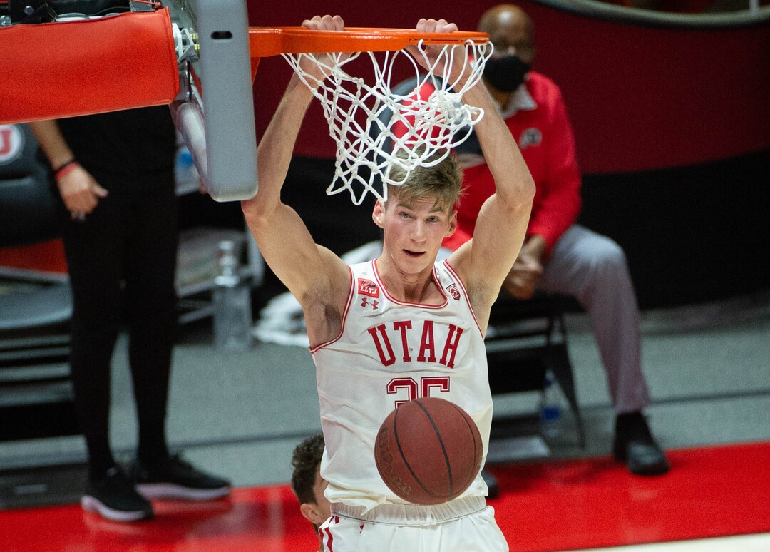 (Francisco Kjolseth  | The Salt Lake Tribune) Utah Utes center Branden Carlson (35) dunks the ball as the Utes host the Stanford Cardinals on Thursday, Jan. 14, 2021 at the Jon M. Huntsman Center in Salt Lake City.
