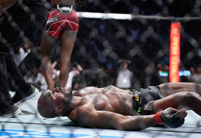 (Francisco Kjolseth | The Salt Lake Tribune) Nigerian UFC fighter Kamaru Usman is knocked out by UFC fighter Leon Edwards, of Jamaica, during the welterweight UFC 278 mixed martial arts title bout in Salt Lake City on Saturday, Aug. 20, 2022.