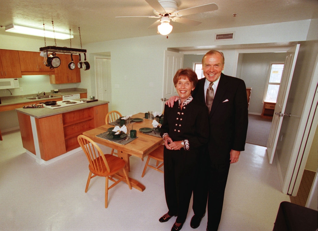 (Tribune file photo) Karen and Jon Huntsman in one of the units in the new battered women's shelter at the YWCA in November 1997. 