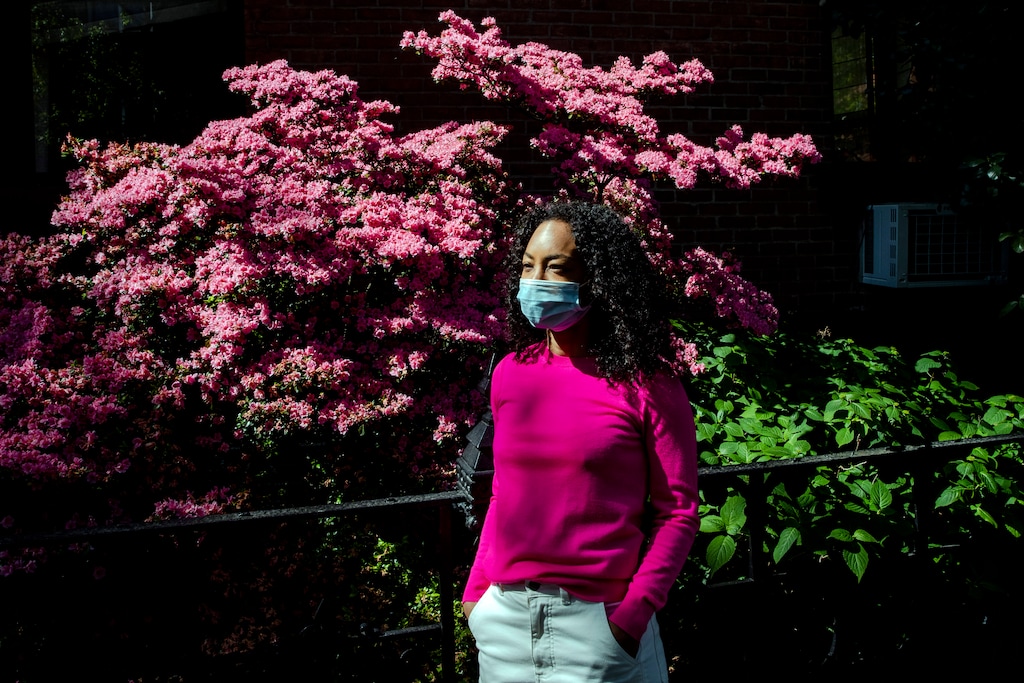 (Brittainy Newman/The New York Times)
Mara Gay, a member of the New York Times editorial board, in Brooklyn on May 14, 2020. Gay, 33 and a runner, became one of the thousands of New Yorkers to fall ill with COVID-19 and says she hasn't felt the same since.