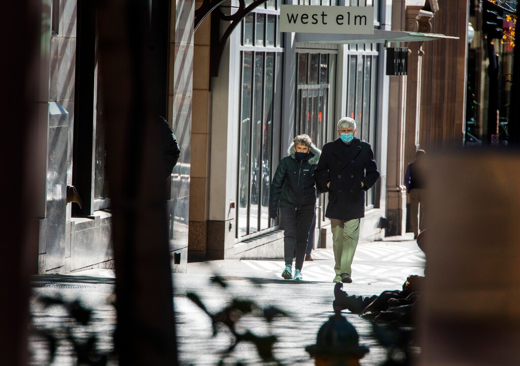 (Rick Egan | The Salt Lake Tribune) Shoppers and commuters wear masks in downtown Salt Lake City on Wednesday, Dec. 2, 2020.