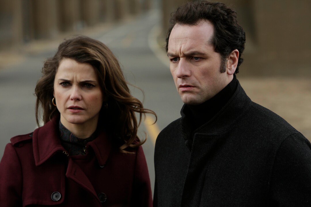 Patrick Harbron  |  FXKeri Russell as Elizabeth Jennings, Matthew Rhys as Philip Jennings in "The Americans."