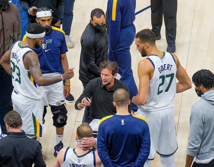 Leah Hogsten | The Salt Lake Tribune Utah Jazz head coach Quin Snyder talks with the team during a second half timeout as the Utah Jazz host the Indiana Pacers, April 16, 2021 at the Vivint Arena.