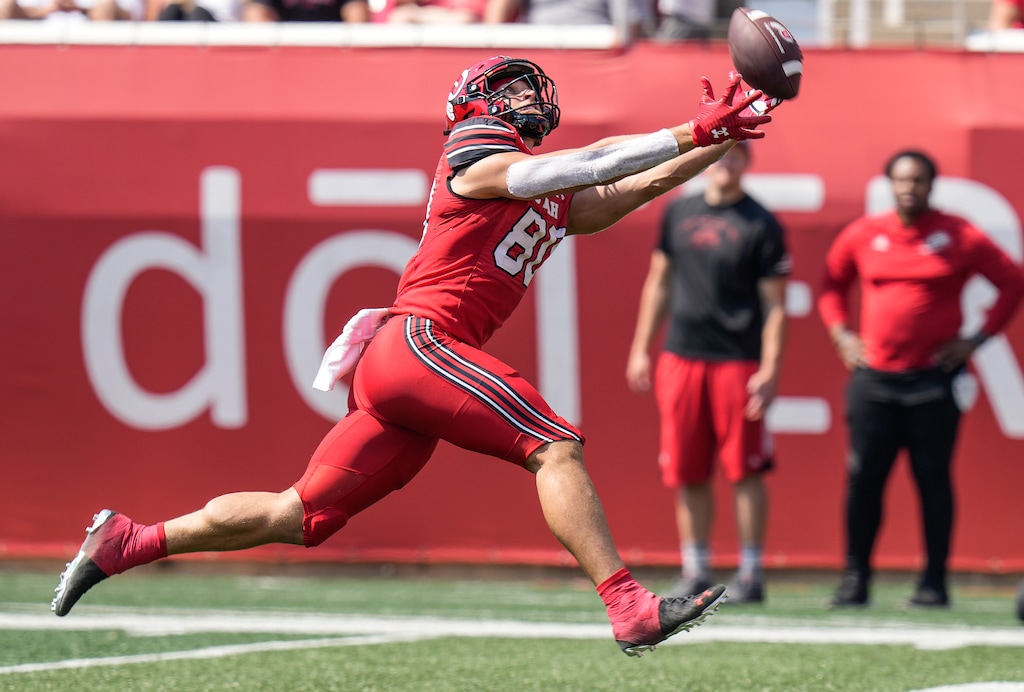 (Leah Hogsten | The Salt Lake Tribune) Utah Utes tight end Brant Kuithe (80) just misses the catch as the University of Utah host Southern Utah University at Rice-Eccles Stadium in Salt Lake City, Sept. 10, 2022. 