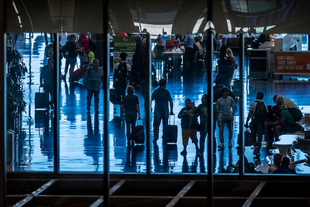 (Trent Nelson  |  The Salt Lake Tribune) Travelers at the Salt Lake City International Airport on Friday, Sept. 23, 2022.
