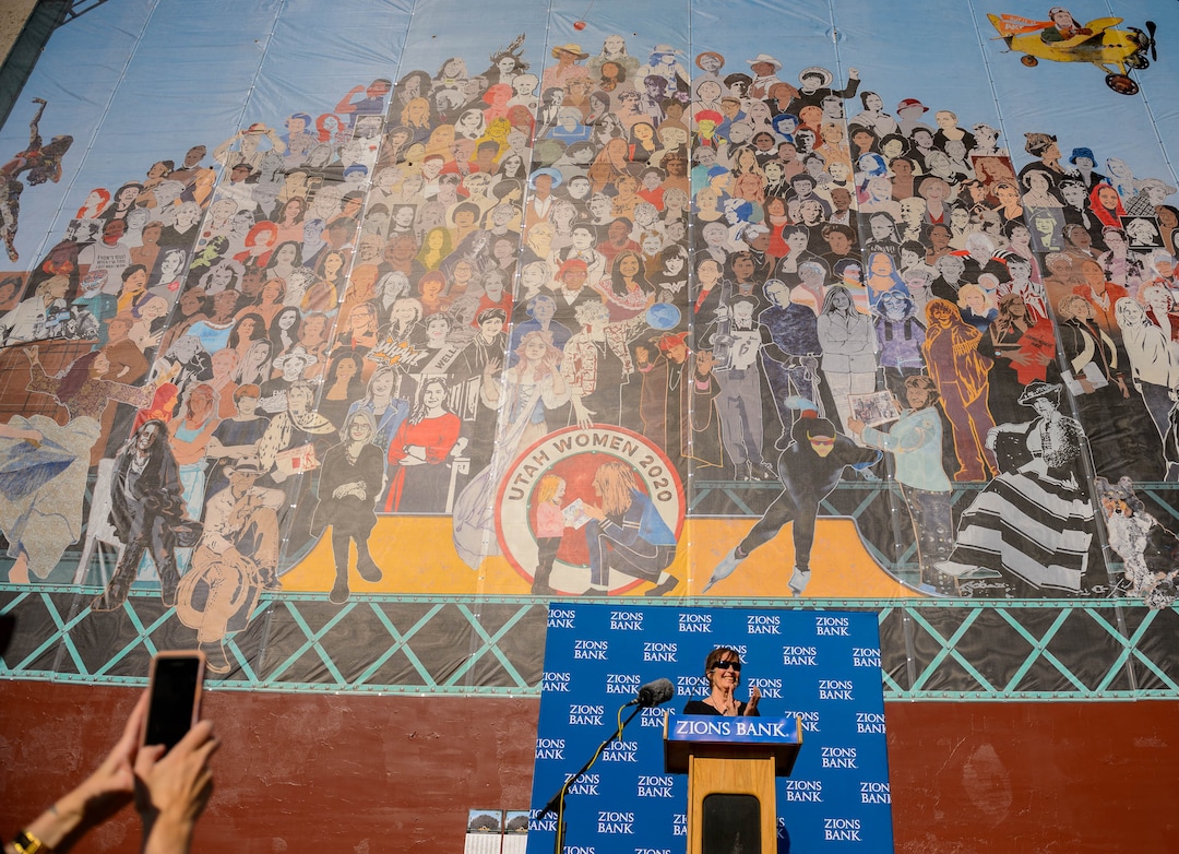 (Trent Nelson  |  The Salt Lake Tribune) Artist Jann Haworth talks about the new "Utah women 2020" mural, featuring more than 200 Utah women from the past and present, on the Dinwoody Building in Salt Lake City on Wednesday, Aug. 26, 2020.