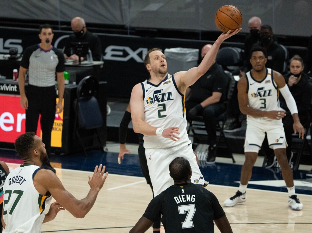 (Francisco Kjolseth | The Salt Lake Tribune) Utah Jazz guard Joe Ingles (2) sets up a basket in NBA action between the Utah Jazz and the San Antonio Spurs at Vivint Smart Home Arena, on Wednesday, May 5, 2021.