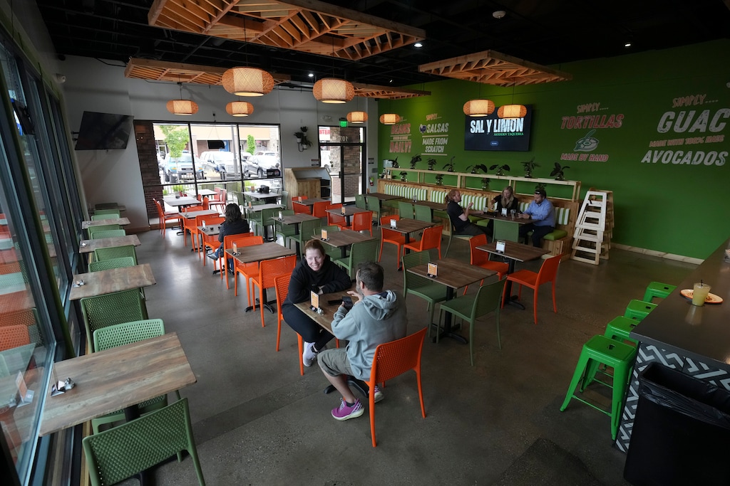(Bethany Baker  |  The Salt Lake Tribune) Customers wait at Sal y Limon Taqueria in Midvale on Friday, May 16, 2025.