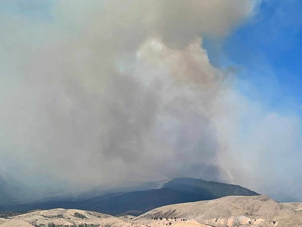 (Utah Fire Info) The Silver King Fire is currently estimated at 5,400+ acres and is exhibiting extreme fire behavior, according to officials.