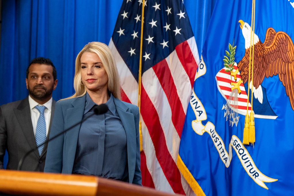 FBI Director Kash Patel, left, and Attorney General Pam Bondi arrive for a news conference at the Department of Justice, Thursday, Dec. 4, 2025, in Washington. (AP Photo/Alex Brandon)