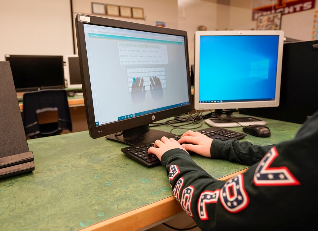 (Chris Samuels | The Salt Lake Tribune) Students use a computer lab at Timberline Middle School in Alpine, Thursday, Dec. 21, 2023. 