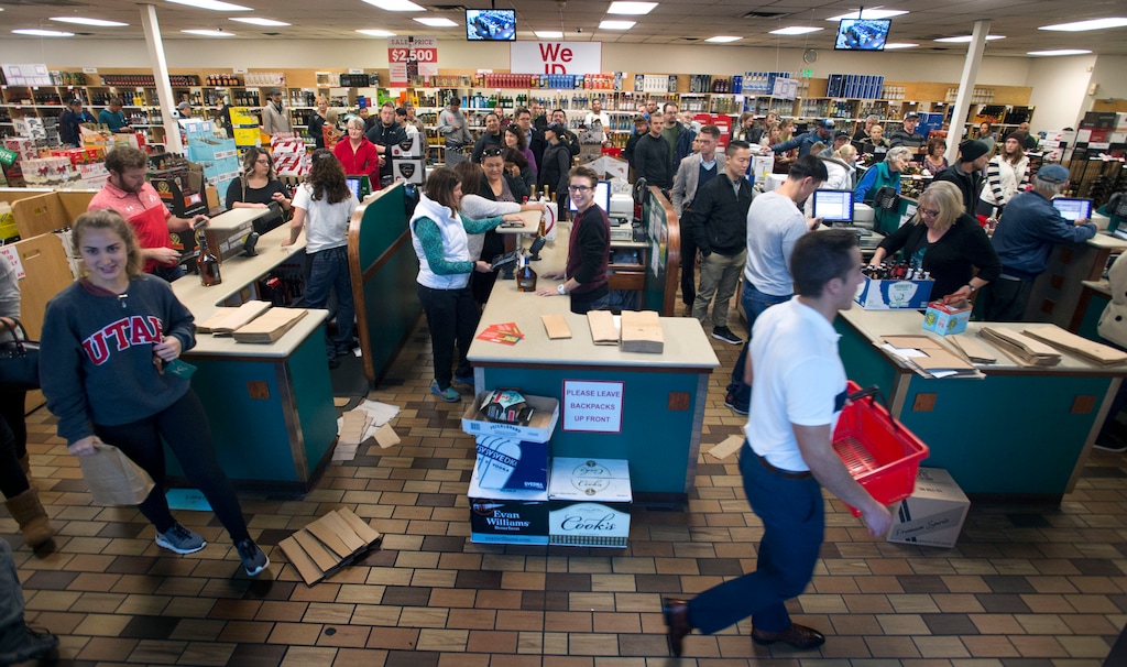 (Steve Griffin | The Salt Lake Tribune) Customers line up at a Utah state liquor store before Thanksgiving in 2016.
