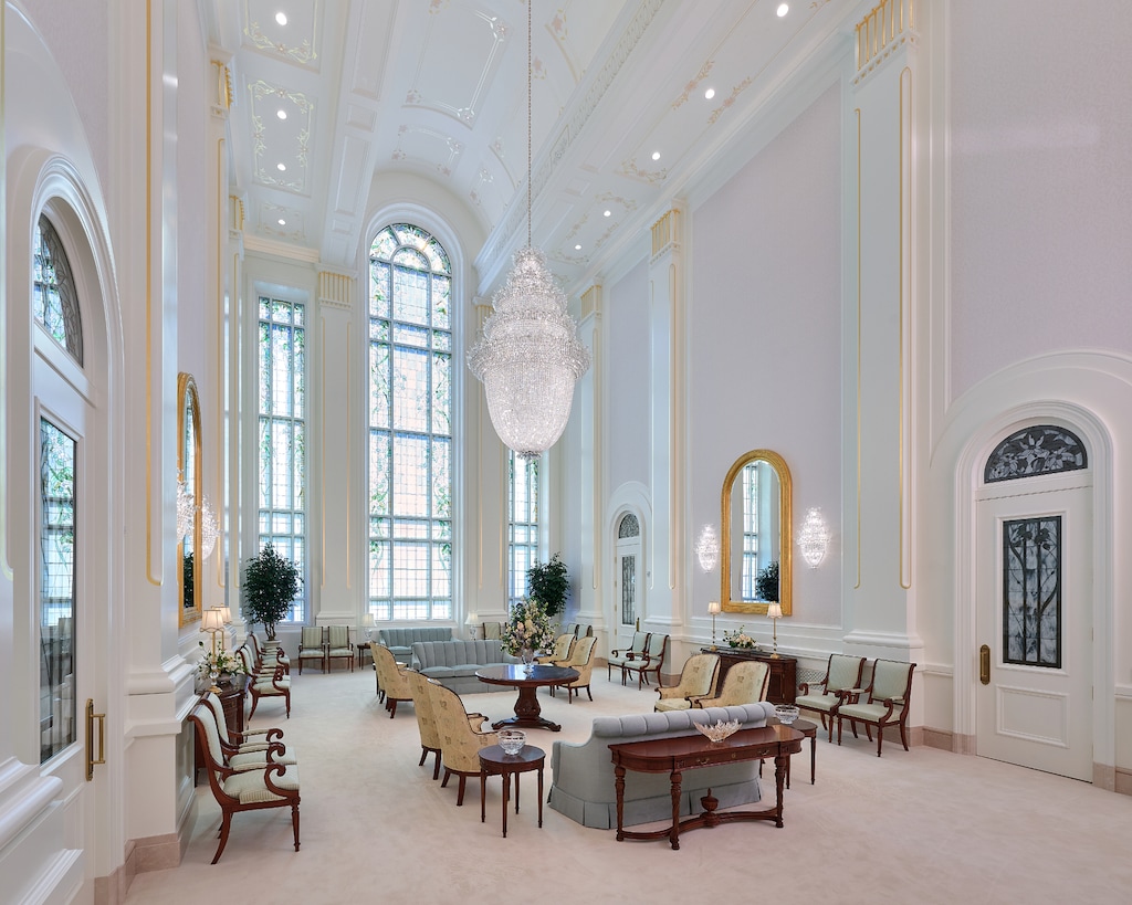 (The Church of Jesus Christ of Latter-day Saints) The Celestial Room, representing life with God, in Utah's Lindon Temple.