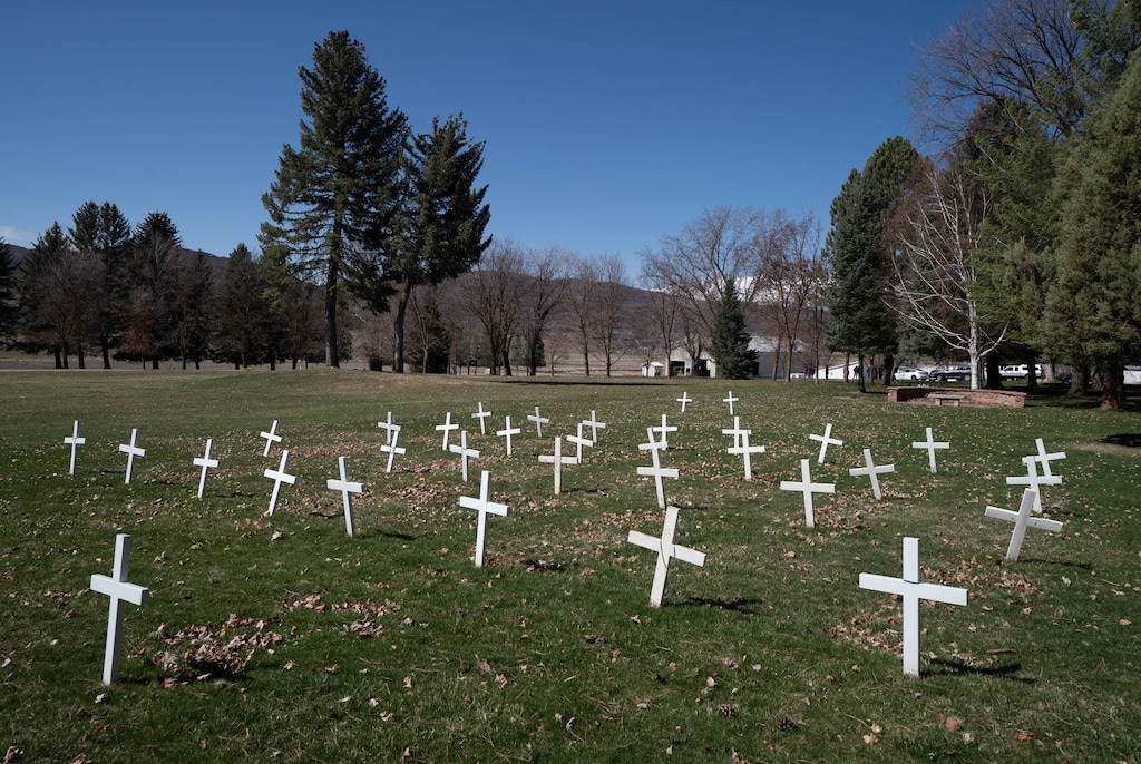 (Francisco Kjolseth  | The Salt Lake Tribune) A cemetery in Huntsville.