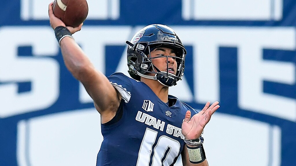 Utah State quarterback Jordan Love throws a pass against against San Jose State during an NCAA football game Saturday, Nov. 10, 2018, in Logan, Utah. (Eli Lucero/The Herald Journal via AP)