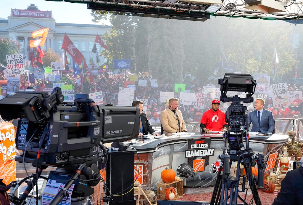 (Chris Samuels | The Salt Lake Tribune) Former Utah player Steve Smith Sr., second from right, appears as the guest picker on ESPN’s College GameDay college football show at the University of Utah in Salt Lake City, Saturday, Oct. 28, 2023.