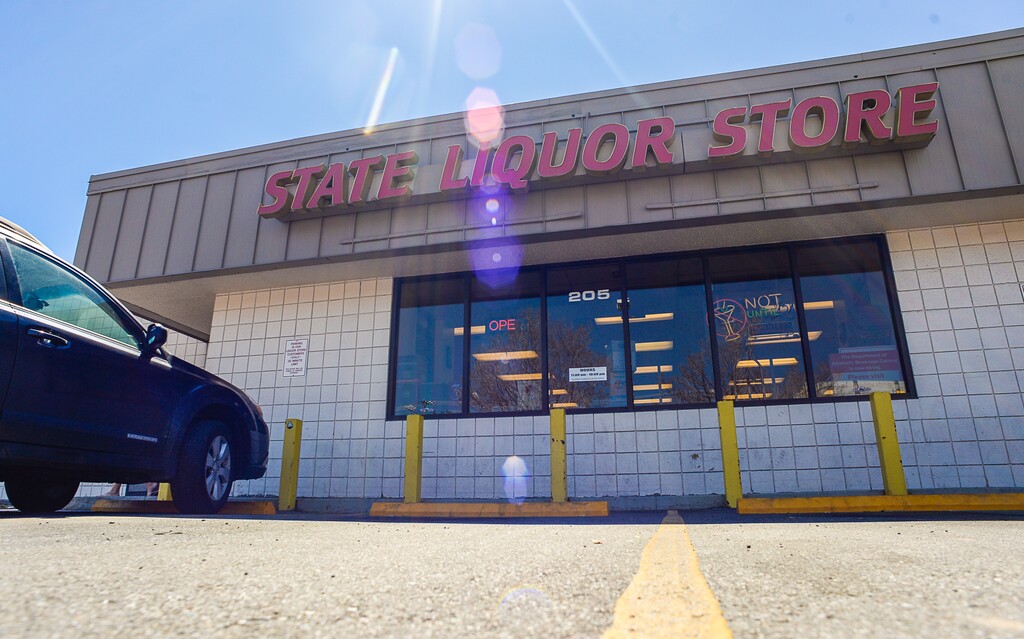 (Francisco Kjolseth | Tribune file photo
The liquor store in downtown Salt Lake City at 205 W. 400 South has been closed after an employee tested positive for the coronavirus.