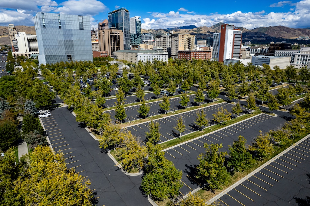 (Trent Nelson  |  The Salt Lake Tribune) The downtown parking lot between West Temple and Main Street and 400 South and 500 South in Salt Lake City on Thursday, Sept. 17, 2026.