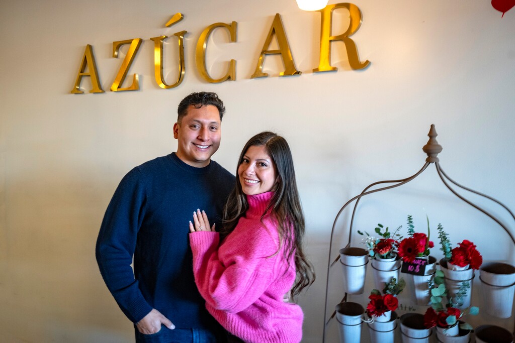 (Rick Egan | The Salt Lake Tribune) Andrés Sánchez y Frida Guerrero, copropietarios de Azucar Café en West Valley City, el miércoles 12 de febrero de 2025.

