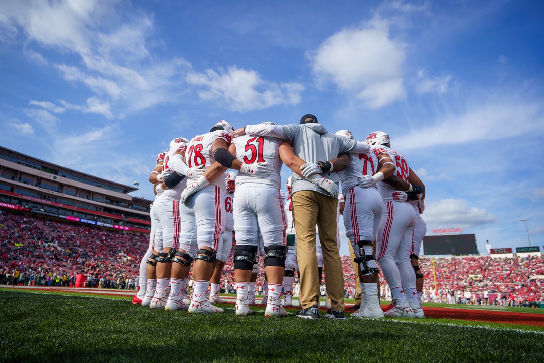 (Trent Nelson  |  The Salt Lake Tribune) Utah's offensive line huddles up as the Utah Utes face the Ohio State Buckeyes at the Rose Bowl in Pasadena, Calif., on Saturday, Jan. 1, 2022.