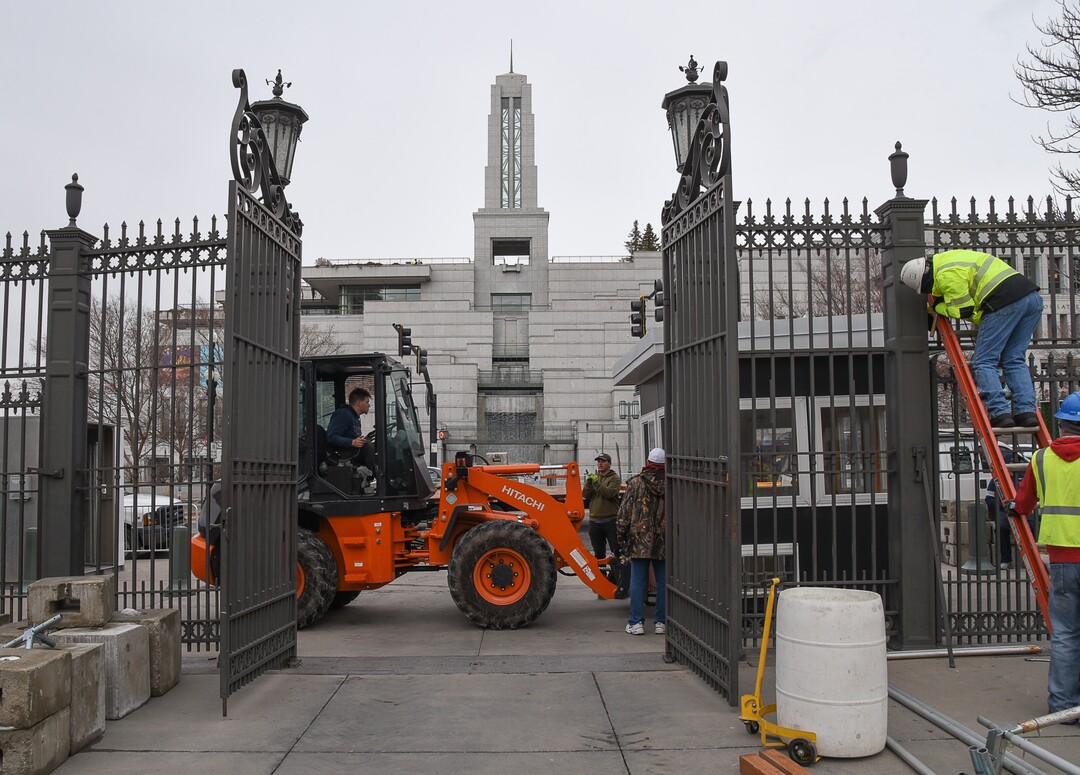 (Francisco Kjolseth  |  The Salt Lake Tribune)  Crews begin to prepare the grounds for the 4-year renovation of the Salt Lake Temple and Temple Square on Thursday, Jan. 2, 2020.