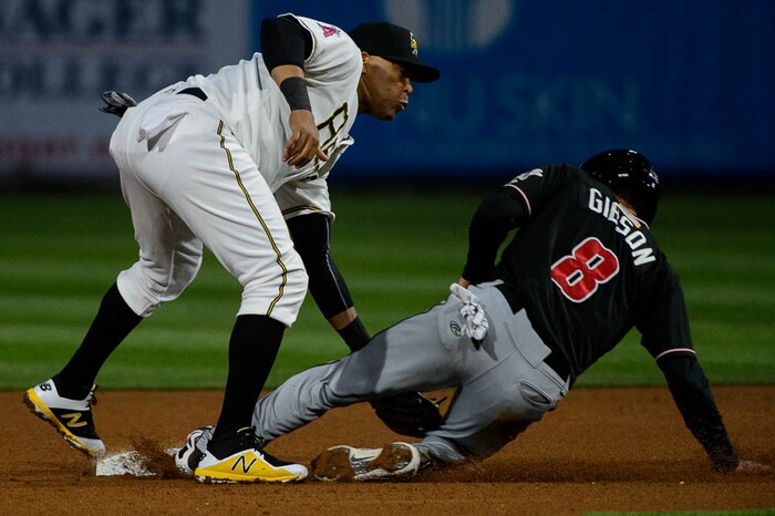 (Trent Nelson | The Salt Lake Tribune)  Salt Lake Bees vs. Albuquerque Isotopes, Triple-A baseball in Salt Lake City, Thursday April 5, 2018. Salt Lake's Jose Fernandez tags out Albuquerque's Derrik Gibson in the fourth inning.