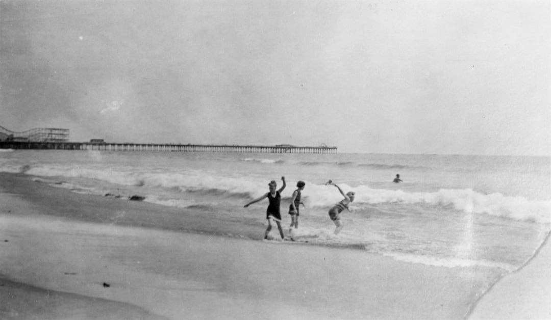 (Utah State Historical Society) People enjoy a day frolicking in the Great Salt Lake. 