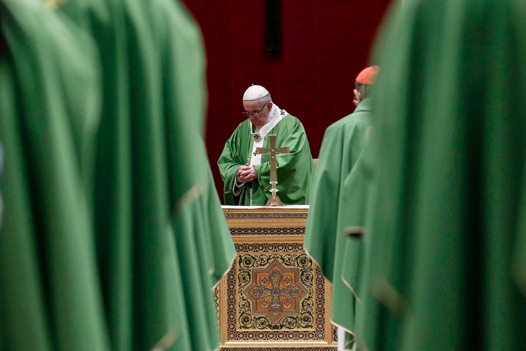 (Giuseppe Lami/Pool Photo via AP) Pope Francis celebrates Mass at the Vatican, Sunday, Feb. 24, 2019. Pope Francis celebrated a final Mass to conclude his extraordinary summit of Catholic leaders summoned to Rome for a tutorial on preventing clergy sexual abuse and protecting children from predator priests. The Mass was celebrated Sunday in the Sala Regia, one of the grand, frescoed reception rooms of the Apostolic Palace.