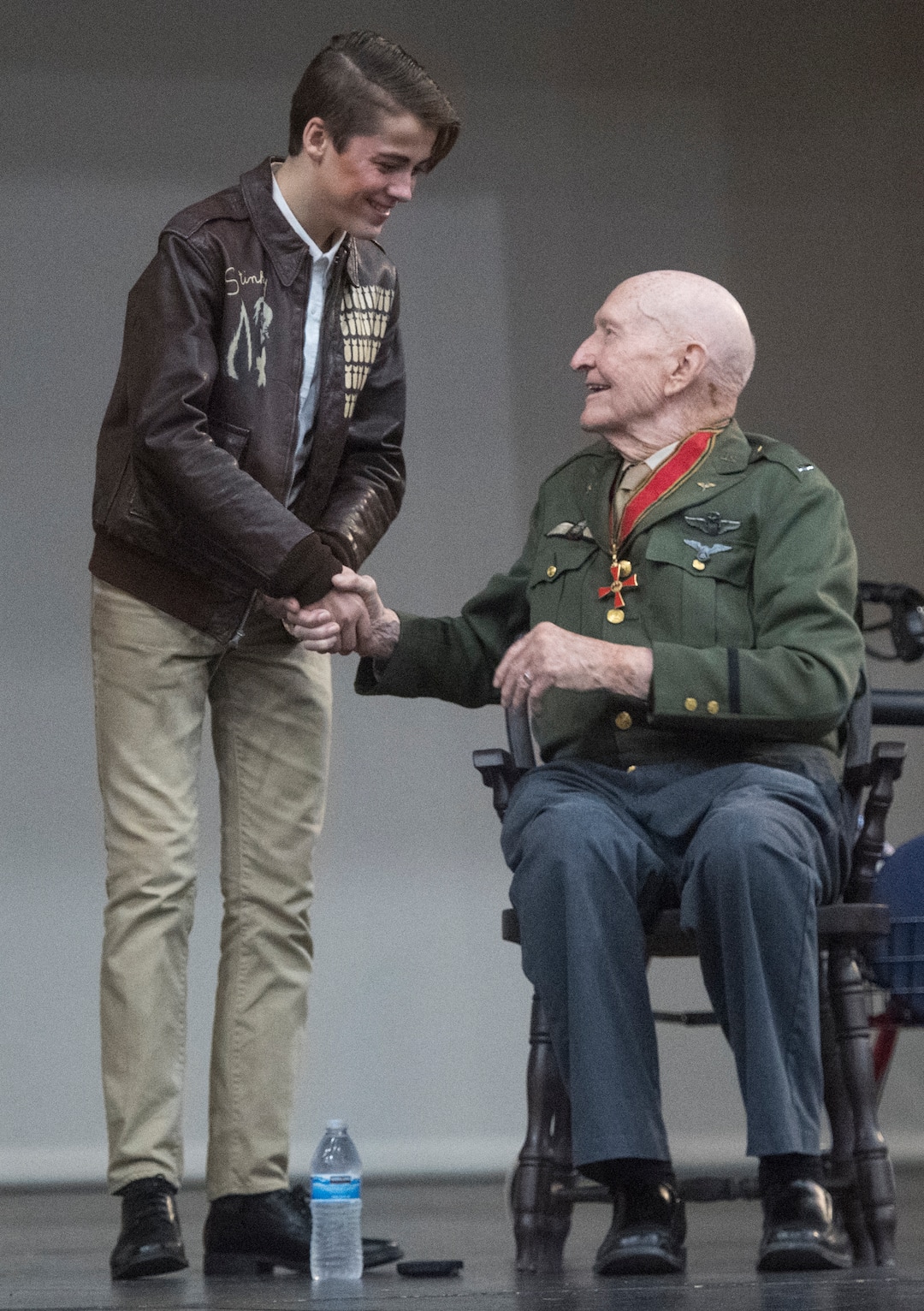 (Rick Egan  |  The Salt Lake Tribune)  Gabe Duggar meets Gail Halvorsen, after playing the part of Gail Halvorsen in the Mueller Park Jr High production of "The Berlin Candy Bomber" at Woods Cross High School, Saturday, November 11, 2017.